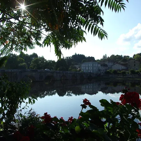 Maison Du Magnolia Bed and breakfast Confolens