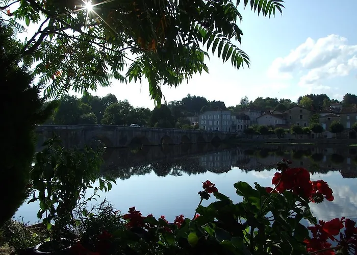 Maison Du Magnolia Bed and breakfast Confolens